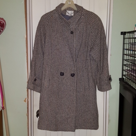 Coat - Picture 8 of 8